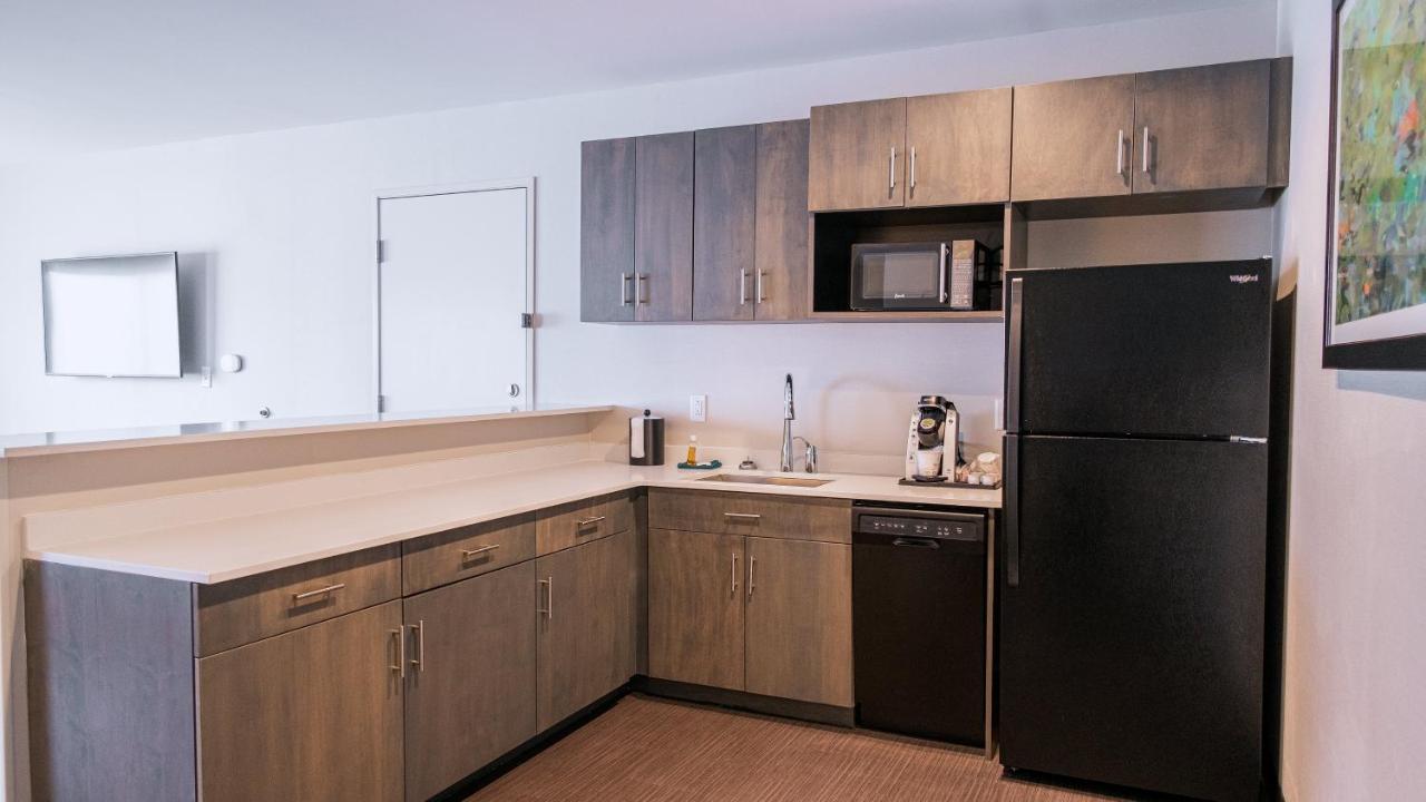 Holiday Inn & Suites Philadelphia W - Drexel Hill By Ihg Eksteriør bilde