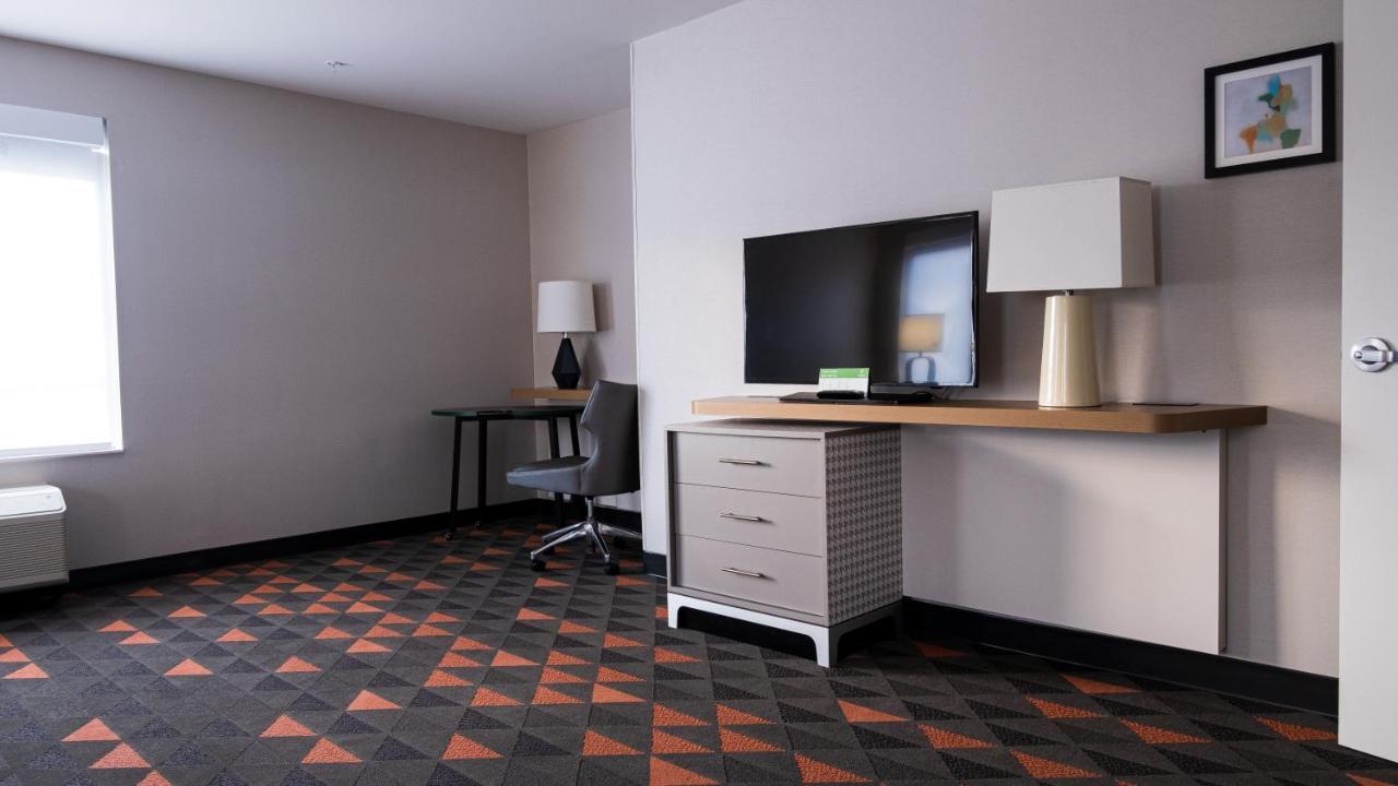 Holiday Inn & Suites Philadelphia W - Drexel Hill By Ihg Eksteriør bilde